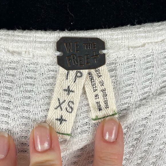 We The Free Oversized Scoop Neck Waffle Knit Thermal Top - Women’s XS - Picture 5 of 7